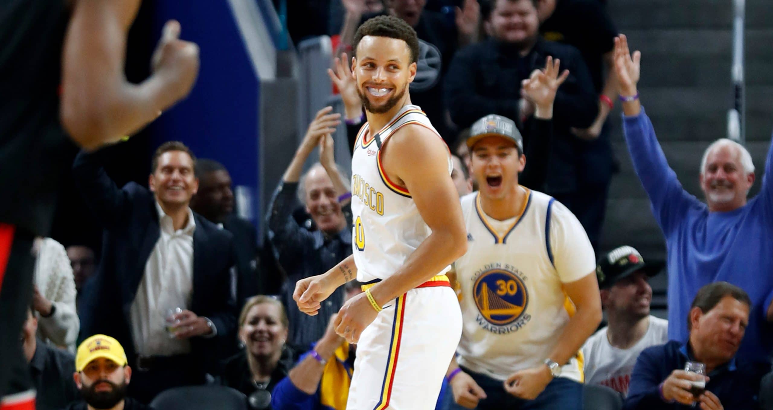 Stephen Curry regresa a la duela