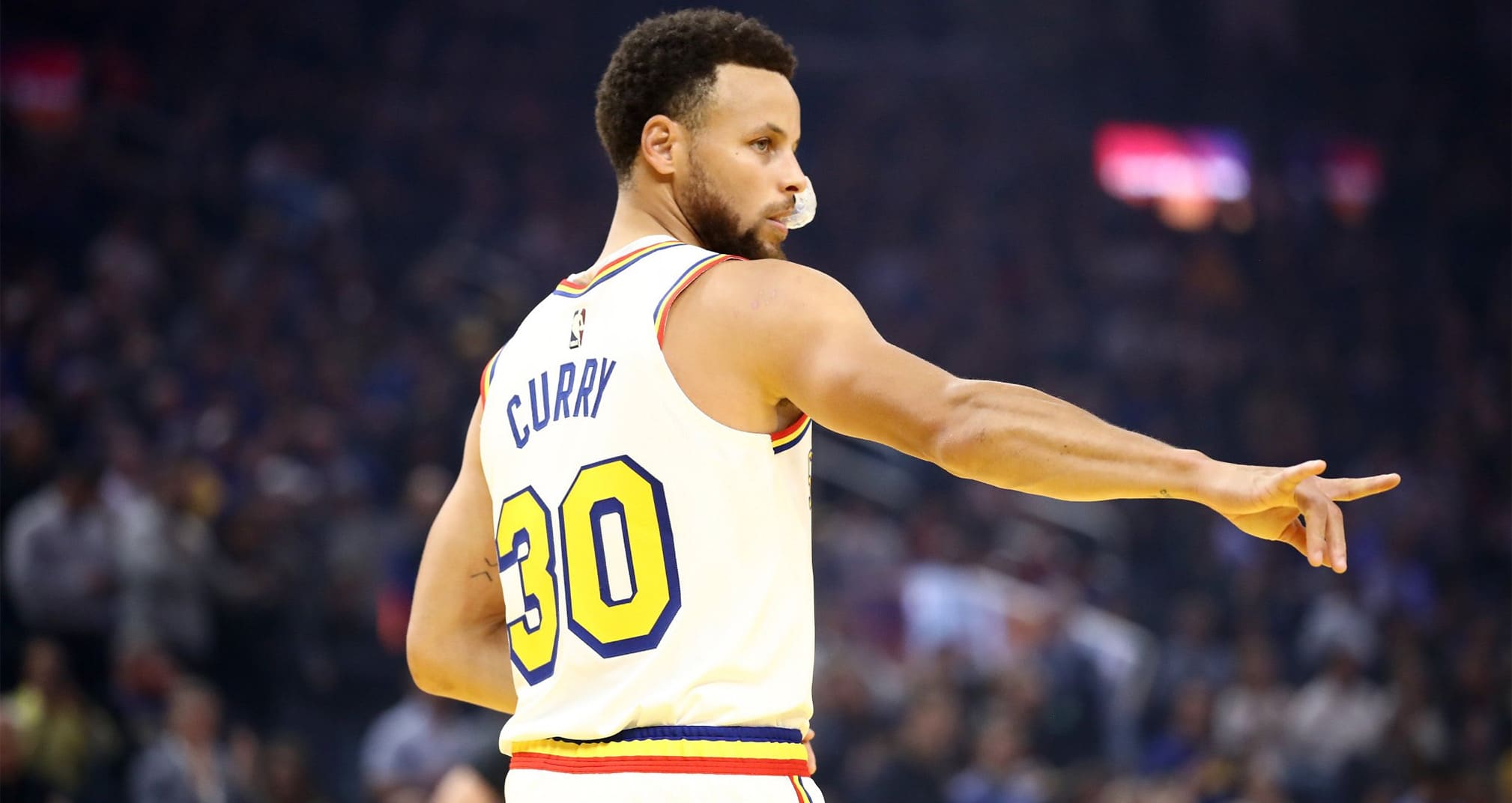 Stephen Curry regresó a las duelas